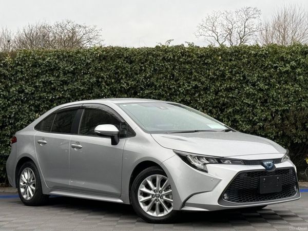 Toyota Corolla Saloon, Petrol Hybrid, 2020, Silver