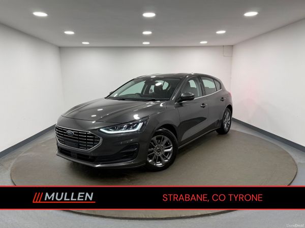 Ford Focus Hatchback, Diesel, 2023, Grey