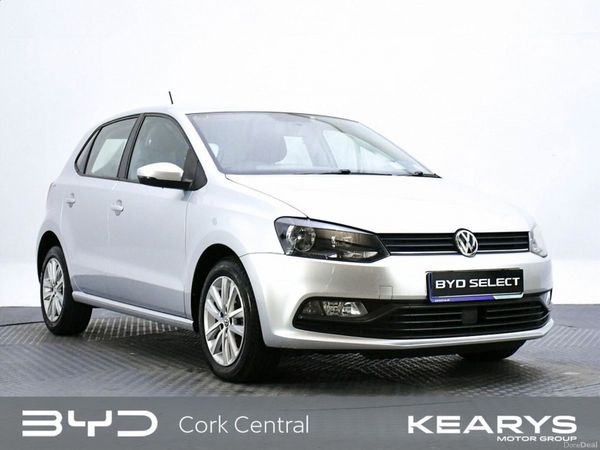 Volkswagen Polo Hatchback, Petrol, 2015, Silver