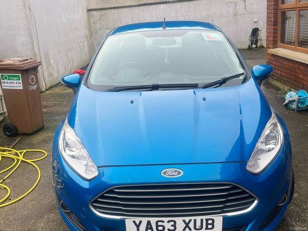 Ford Fiesta Hatchback, Petrol, 2014, Blue