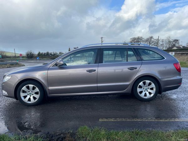 Skoda Superb Estate, Diesel, 2011, Purple