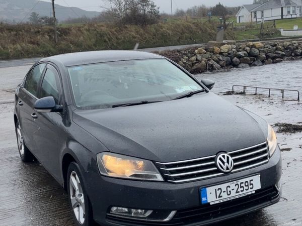 Volkswagen Passat Saloon, Diesel, 2012, Grey