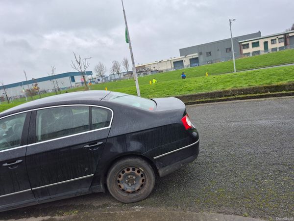 Volkswagen Passat Saloon, Diesel, 2009, Black