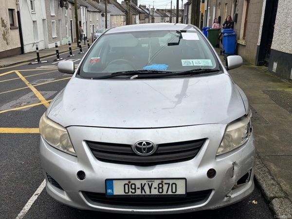 Toyota Corolla Saloon, Petrol, 2009, Silver