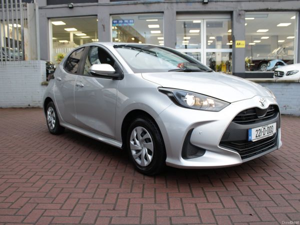Toyota Yaris Hatchback, Diesel, 2022, Silver