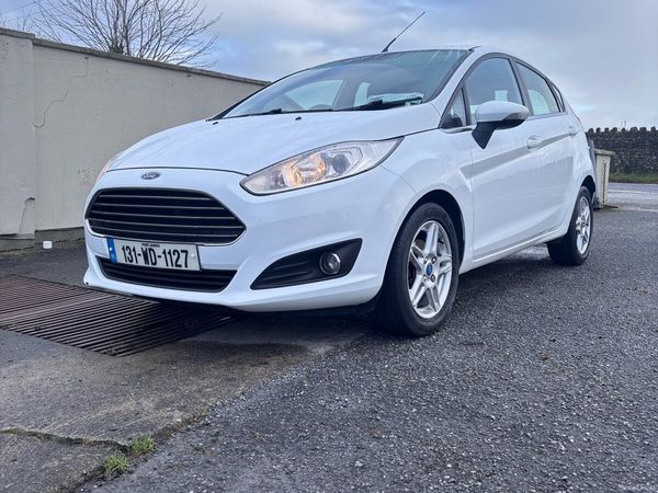 Ford Fiesta Hatchback, Petrol, 2013, White