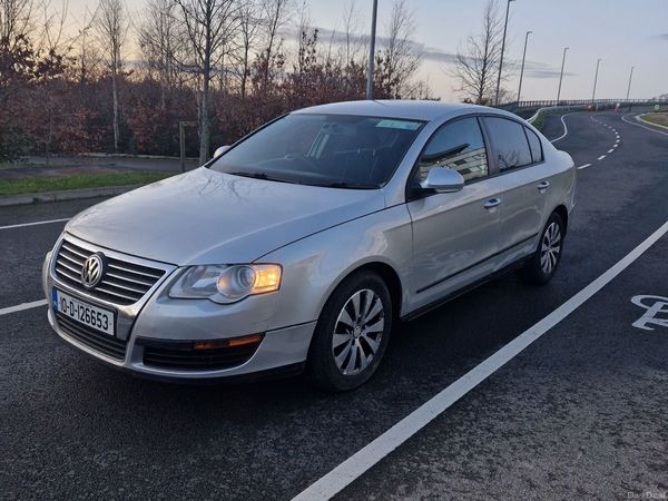 Volkswagen Passat Saloon, Diesel, 2010, Silver
