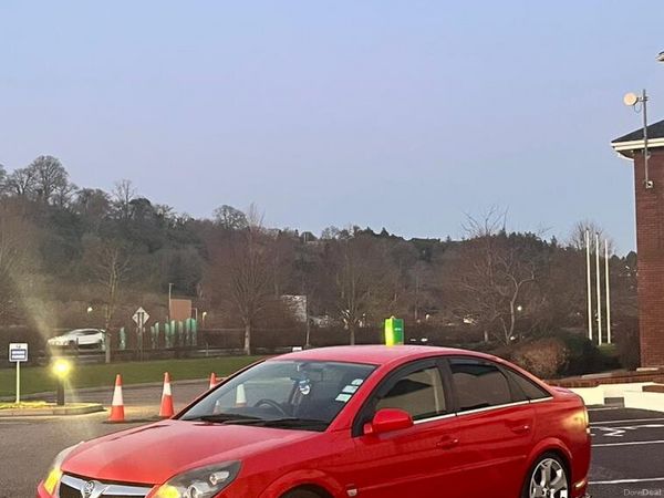 Vauxhall Vectra Hatchback, Diesel, 2008, Red