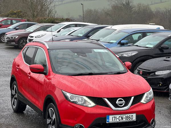 Nissan Qashqai SUV, Diesel, 2017, Red