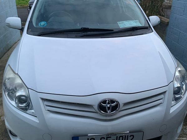 Toyota Auris Hatchback, Petrol, 2010, White