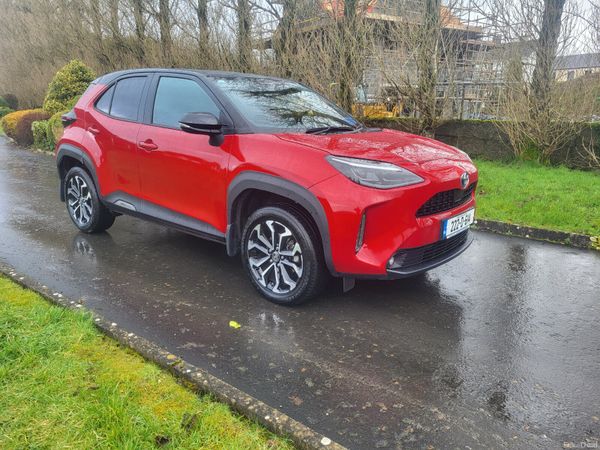 Toyota Yaris Cross Hatchback, Petrol Hybrid, 2022, Red