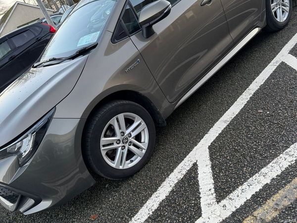 Toyota Corolla Hatchback, Petrol Hybrid, 2021, Green