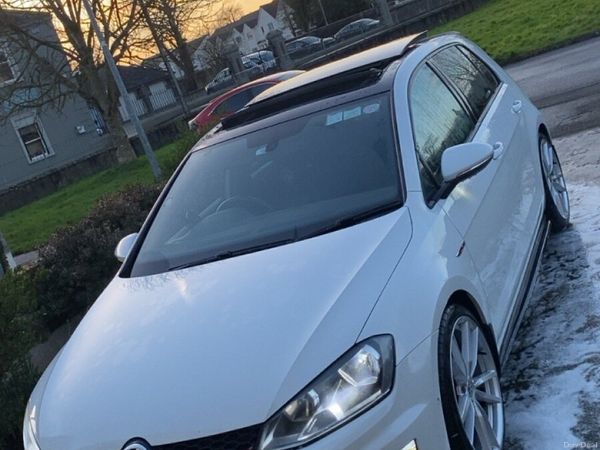Volkswagen Golf Estate, Petrol, 2014, White