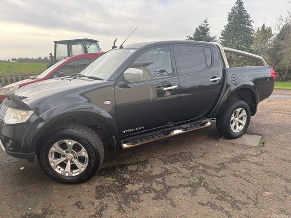 Mitsubishi L200 Pick Up, Diesel, 2013, Black