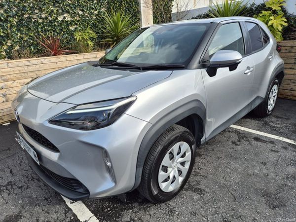 Toyota Yaris Cross SUV, Petrol Hybrid, 2021, Silver