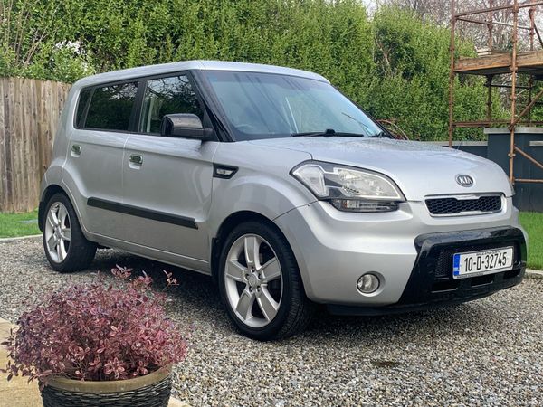 Kia Soul Hatchback, Diesel, 2010, Silver