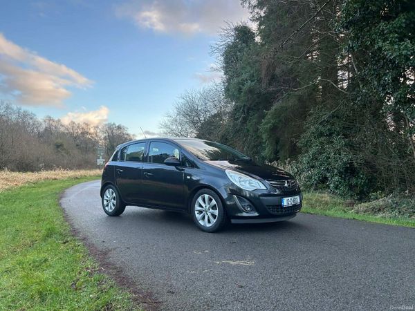 Opel Astra Hatchback, Petrol, 2012, Black