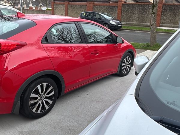 Honda Civic Hatchback, Diesel, 2013, Red