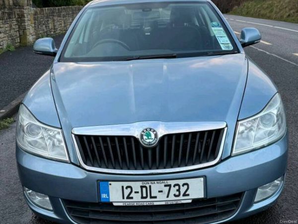 Skoda Octavia Saloon, Diesel, 2012, Grey