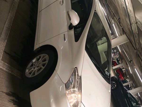 Toyota Prius MPV, Petrol Hybrid, 2014, White
