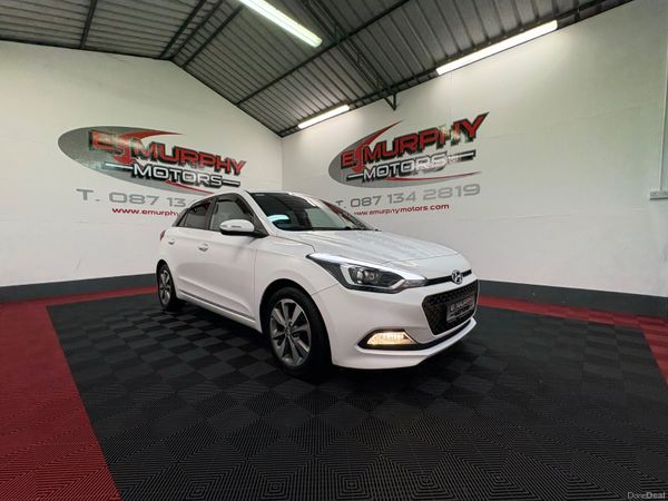 Hyundai i20 Hatchback, Petrol, 2015, White