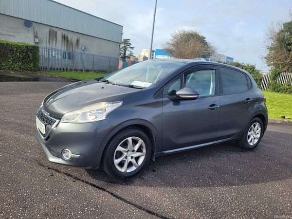 Peugeot 208 Hatchback, Diesel, 2015, Grey