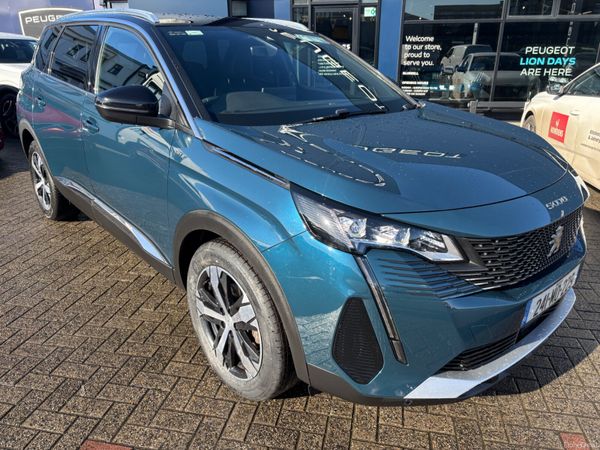 Peugeot 5008 MPV, Diesel, 2024, Blue