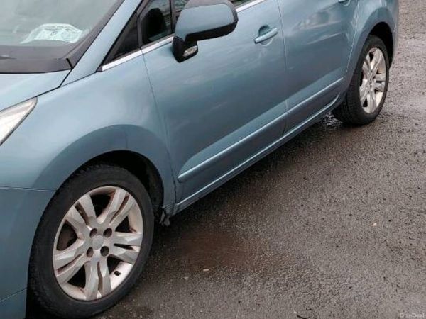 Peugeot 5008 MPV, Diesel, 2012, Blue