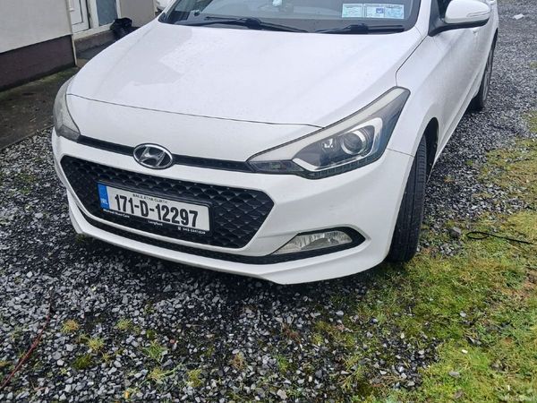 Hyundai i20 Hatchback, Petrol, 2017, White