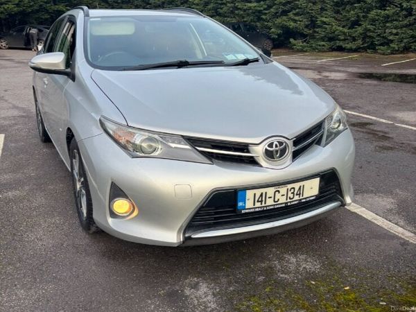 Toyota Auris Estate/Jeep, Diesel, 2014, Silver