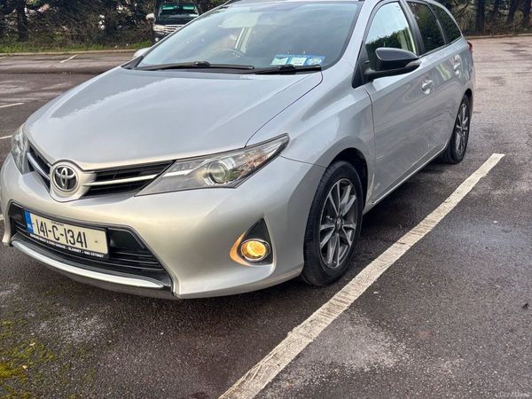 Toyota Auris Estate/Jeep, Diesel, 2014, Silver