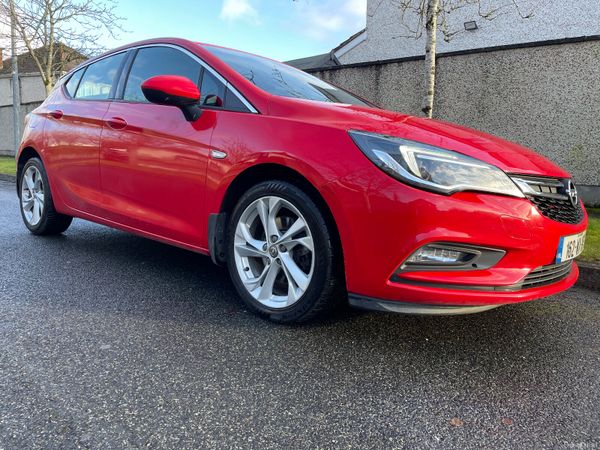 Opel Astra Hatchback, Diesel, 2016, Red
