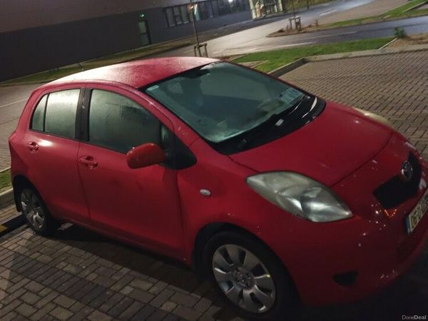 Toyota Yaris Hatchback, Petrol, 2006, Red