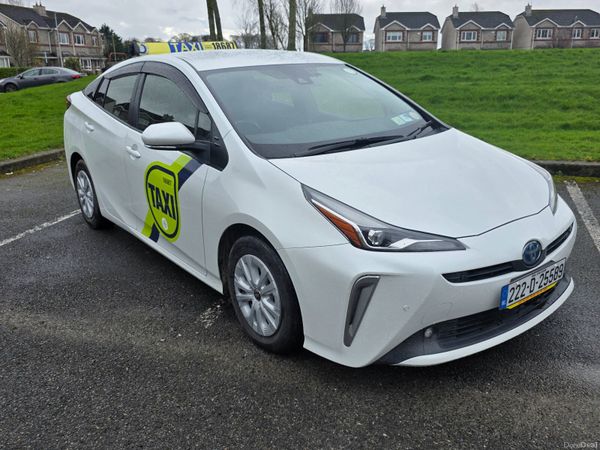 Toyota Prius Hatchback, Petrol Hybrid, 2022, White