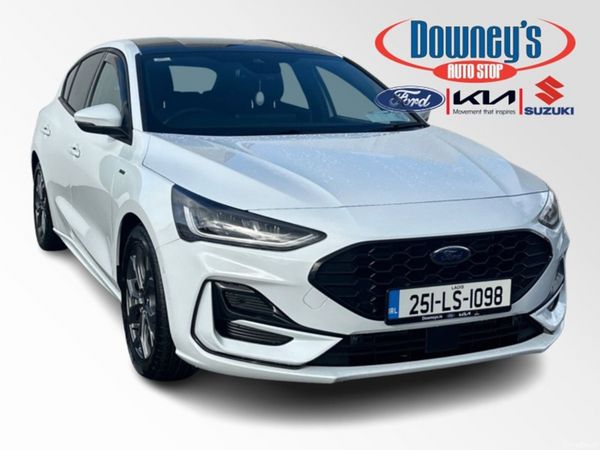 Ford Focus Hatchback, Petrol, 2025, White