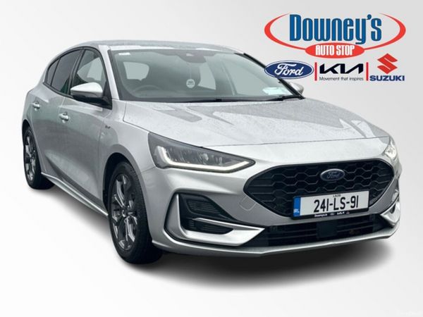Ford Focus Hatchback, Petrol, 2024, Silver