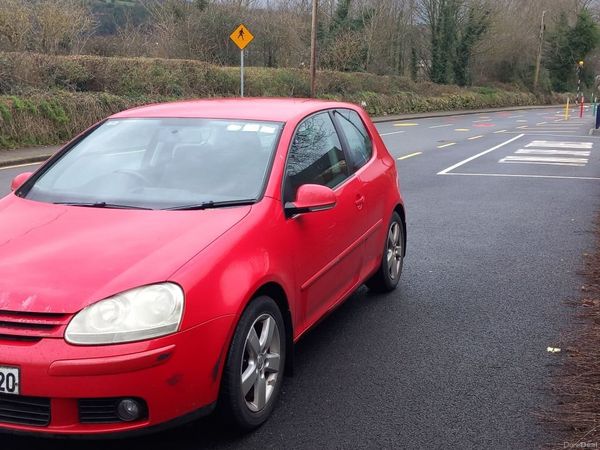 Volkswagen Golf Hatchback, Petrol, 2007, Red