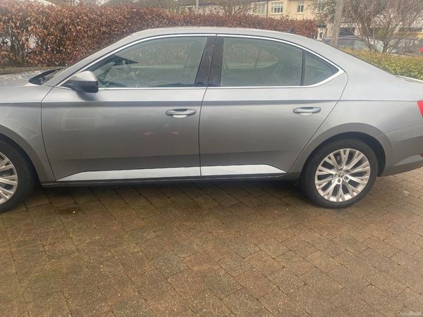 Skoda Superb Saloon, Petrol, 2020, Grey