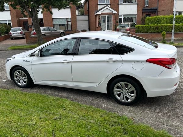 Hyundai i40 Saloon, Diesel, 2014, White