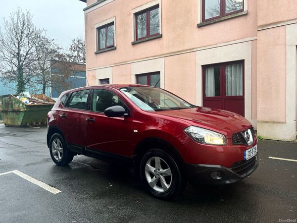 Nissan Qashqai MPV, Diesel, 2013, Red