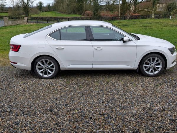 Skoda Superb Saloon, Diesel, 2016, White