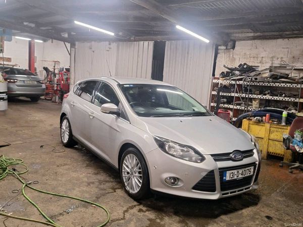 Ford Focus Hatchback, Petrol, 2013, Silver