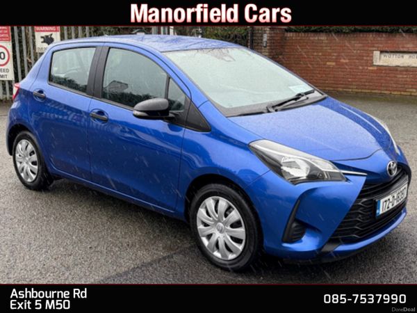 Toyota Yaris Hatchback, Petrol, 2017, Blue