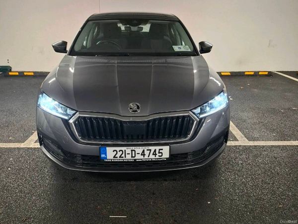 Skoda Octavia Saloon, Petrol, 2022, Grey