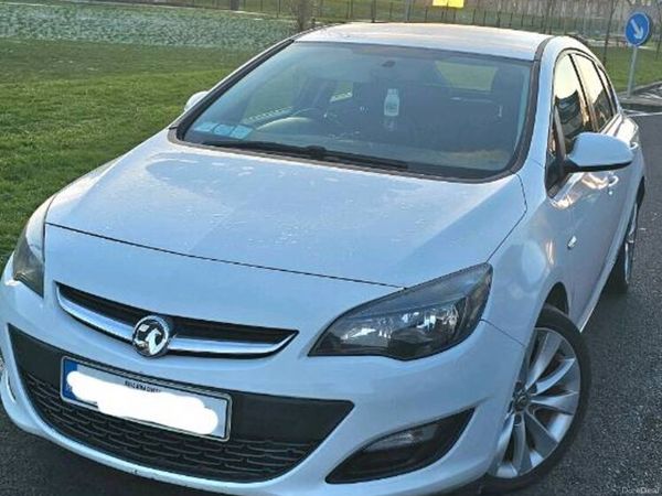 Vauxhall Astra Hatchback, Diesel, 2014, White