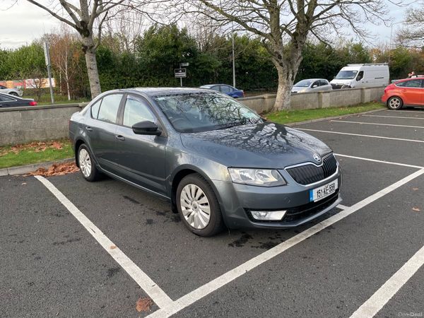 Skoda Octavia Saloon, Diesel, 2015, Grey