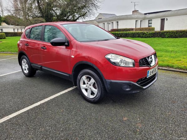 Nissan Qashqai Hatchback, Diesel, 2010, Red