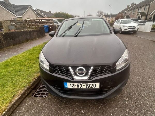 Nissan Qashqai Hatchback, Diesel, 2012, Black