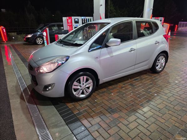 Hyundai ix20 MPV, Petrol, 2015, Silver