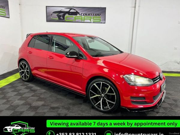 Volkswagen Golf Hatchback, Petrol, 2016, Red